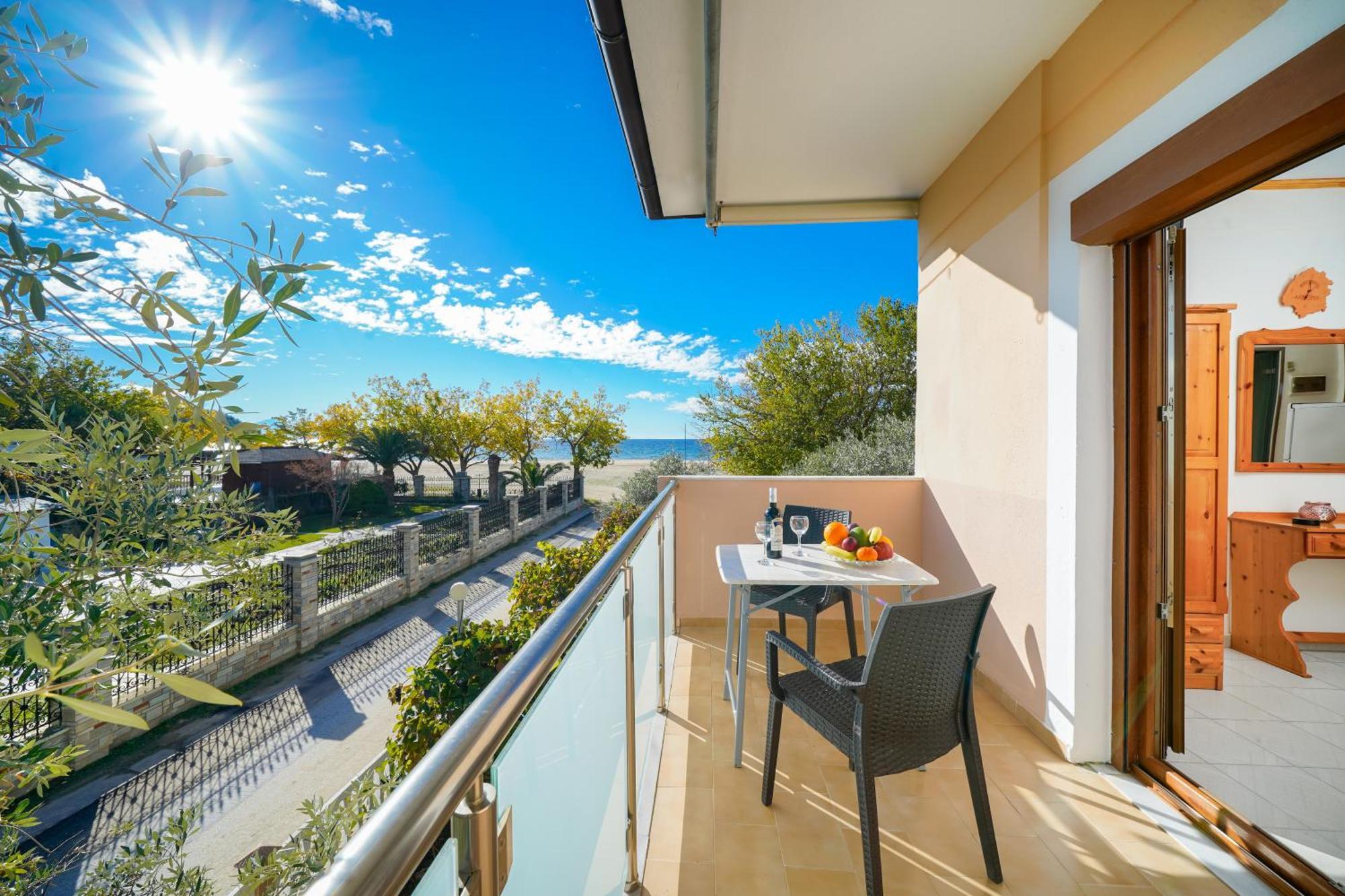 Opalium Beach Front Suites Potos Exterior foto