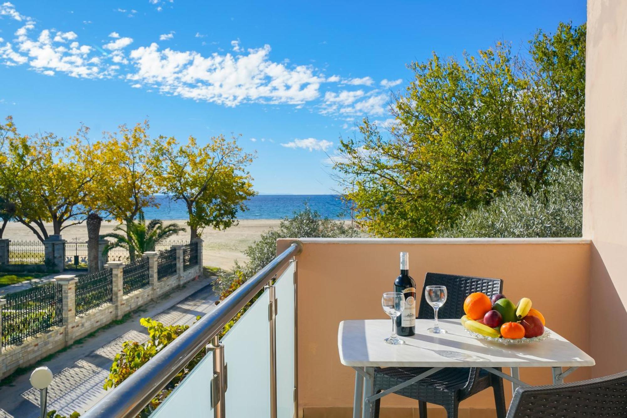 Opalium Beach Front Suites Potos Exterior foto