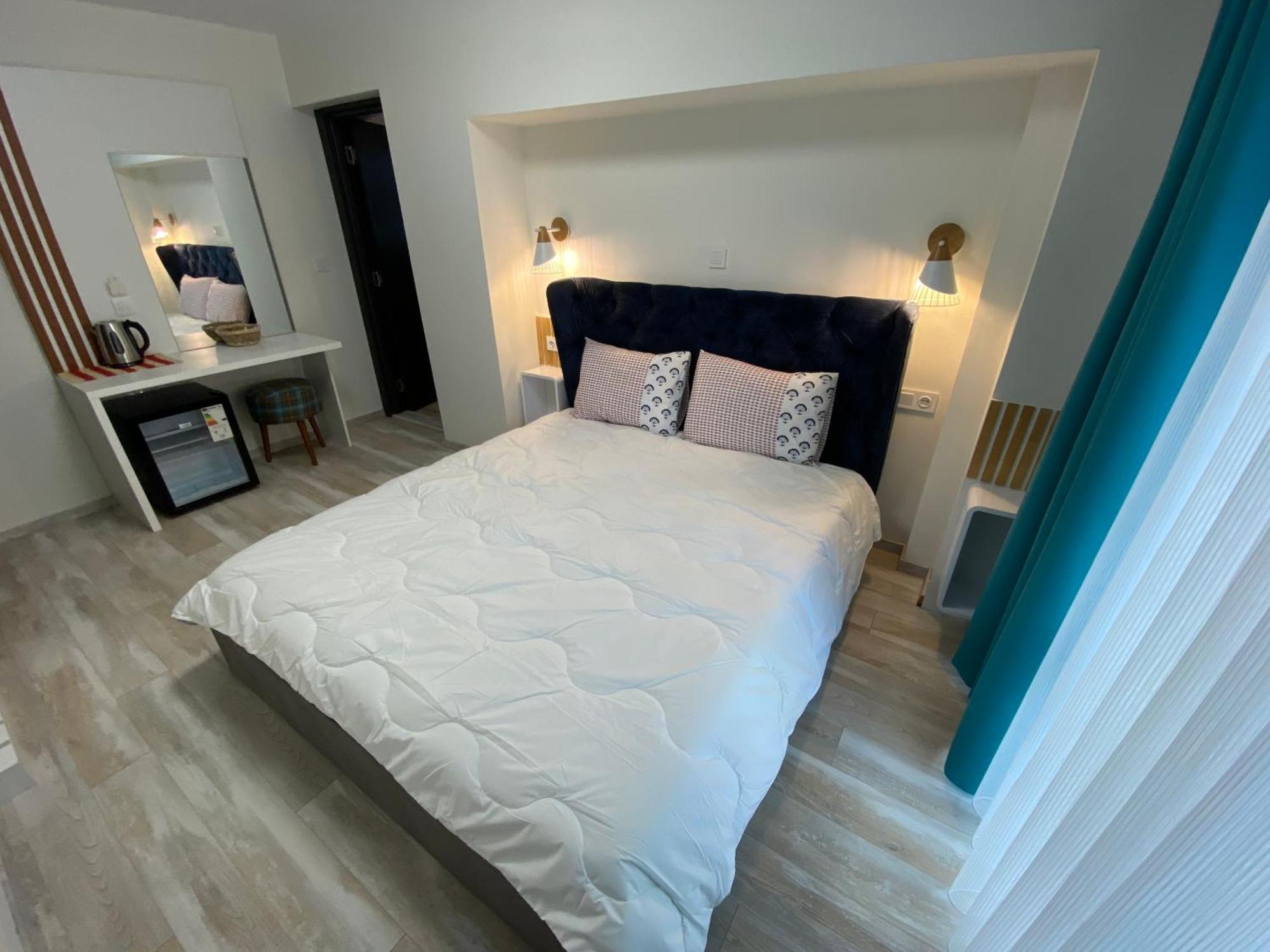 Opalium Beach Front Suites Potos Exterior foto